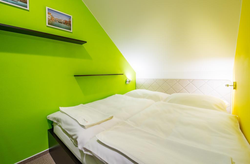 Relax21 Hotel Uhersky Ostroh Room photo
