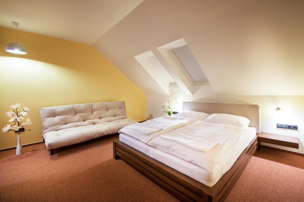Relax21 Hotel Uhersky Ostroh Room photo
