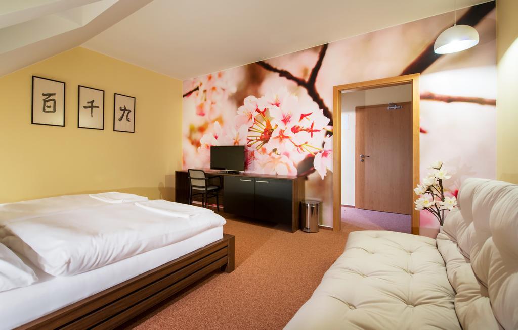 Relax21 Hotel Uhersky Ostroh Room photo