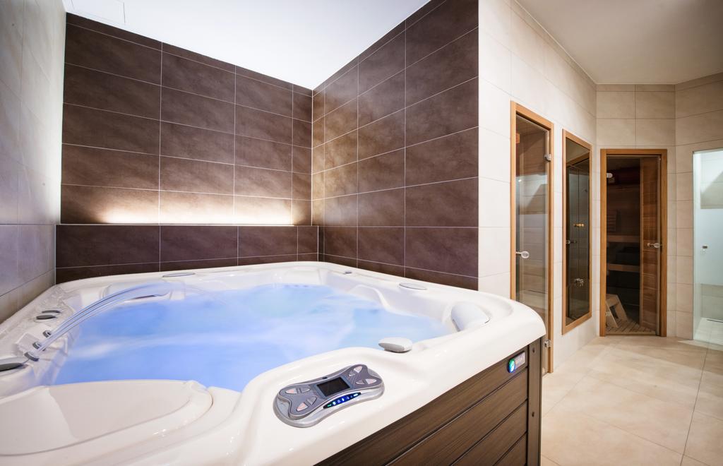 Relax21 Hotel Uhersky Ostroh Exterior photo